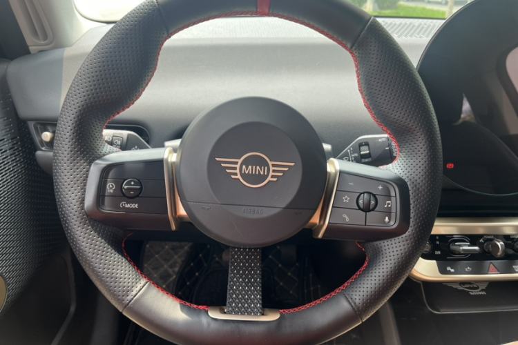 Used MINI Electric COOPER 2025 456km COOPER E Classic Style Interior 2