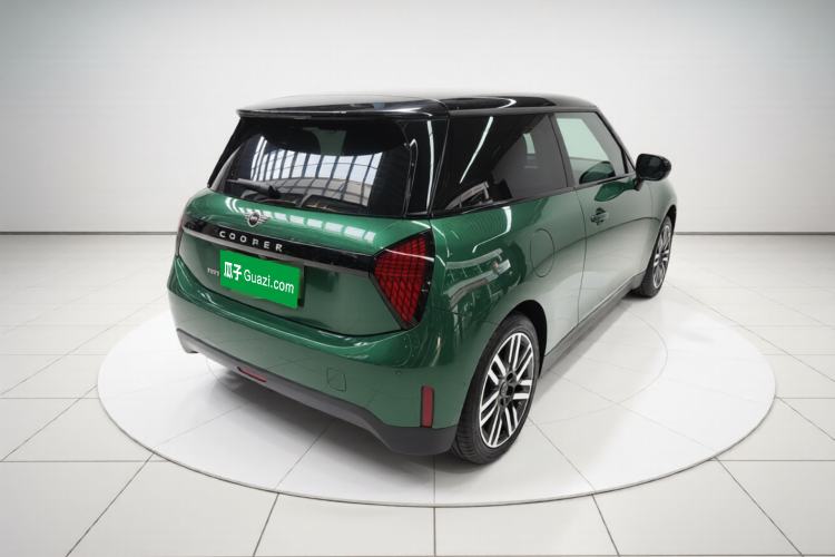 Used MINI Electric COOPER 2025 456km COOPER E Classic Style Rear Right 45 Deg