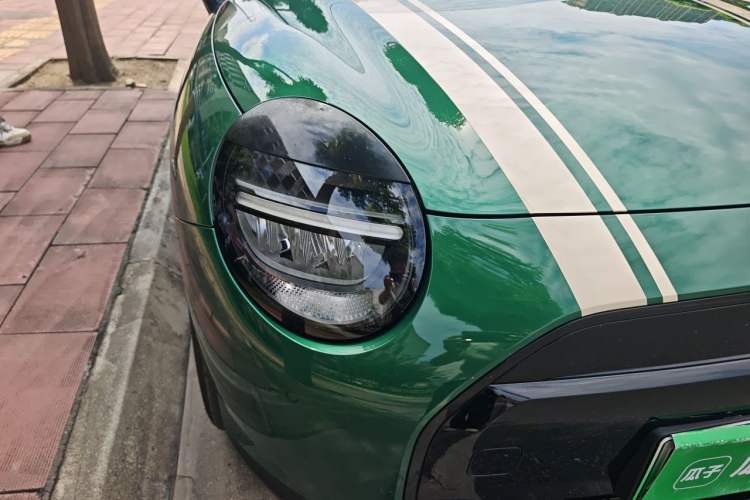 Used MINI Electric COOPER 2025 456km COOPER E Classic Style Right Front Headlight
