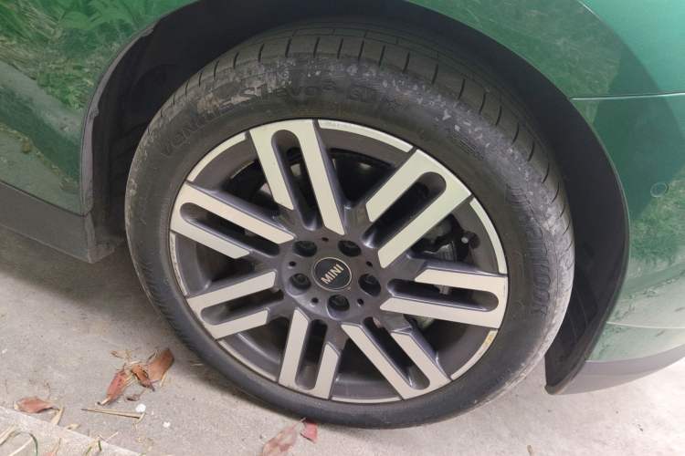 Used MINI Electric COOPER 2025 456km COOPER E Classic Style Right Front Wheel Hub