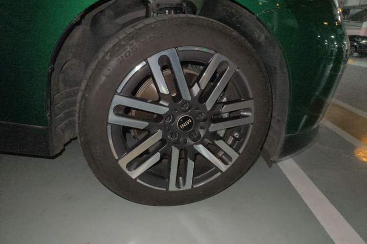 Used MINI Electric COOPER 2025 456km COOPER E Classic Style Right Front Wheel Hub