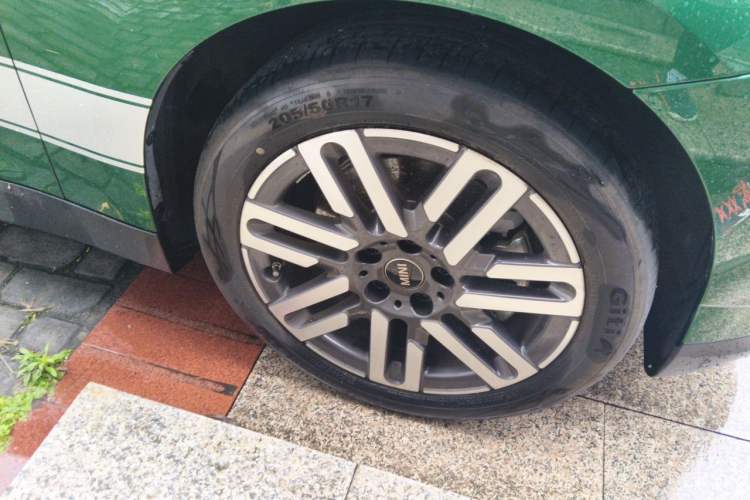 Used MINI Electric COOPER 2025 456km COOPER E Classic Style Right Front Wheel Hub