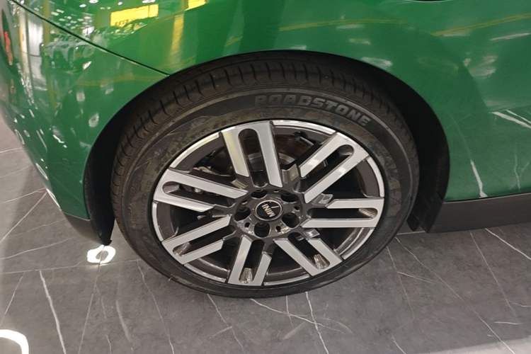 Used MINI Electric COOPER 2025 456km COOPER E Classic Style Right Rear Wheel Hub