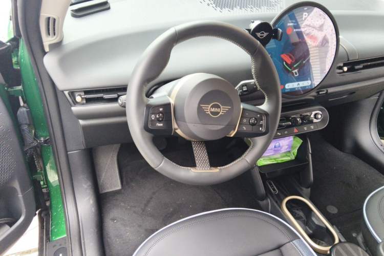 Used MINI Electric COOPER 2025 456km COOPER E Classic Style Steering Wheel