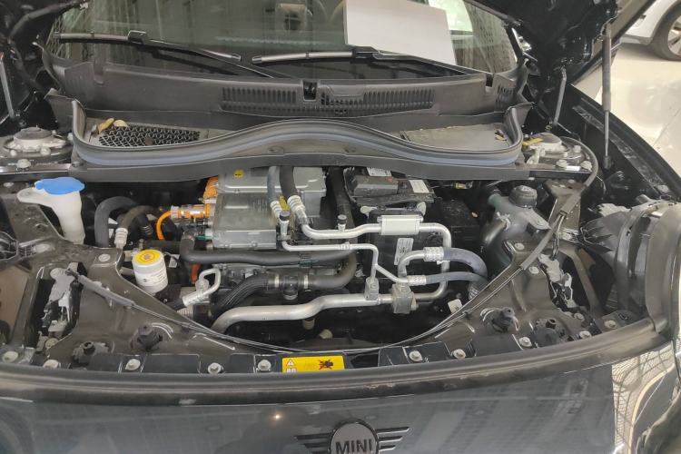 Used MINI Electric COOPER 2025 452km COOPER SE Spring by the Sea Limited Edition Engine Bay
