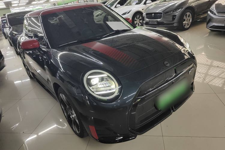Used MINI Electric COOPER 2025 452km COOPER SE Spring by the Sea Limited Edition Front Right 45 Deg