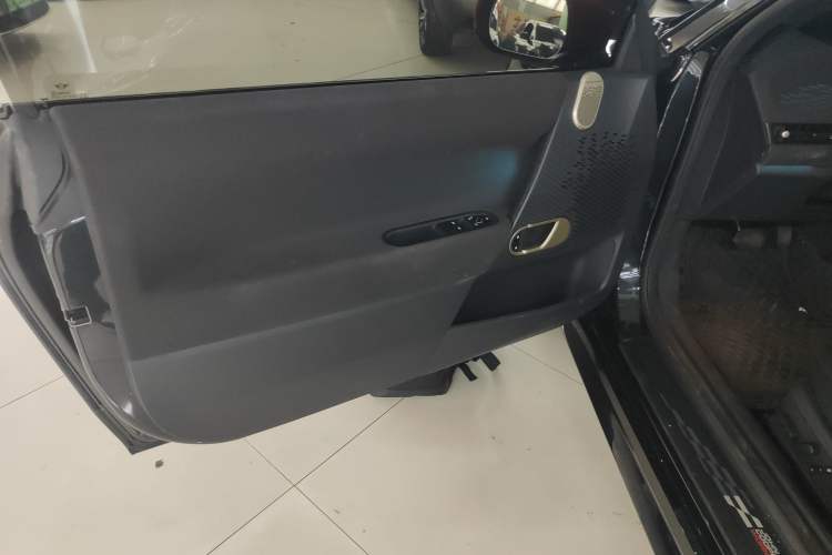 Used MINI Electric COOPER 2025 452km COOPER SE Spring by the Sea Limited Edition Left Front Door Interior