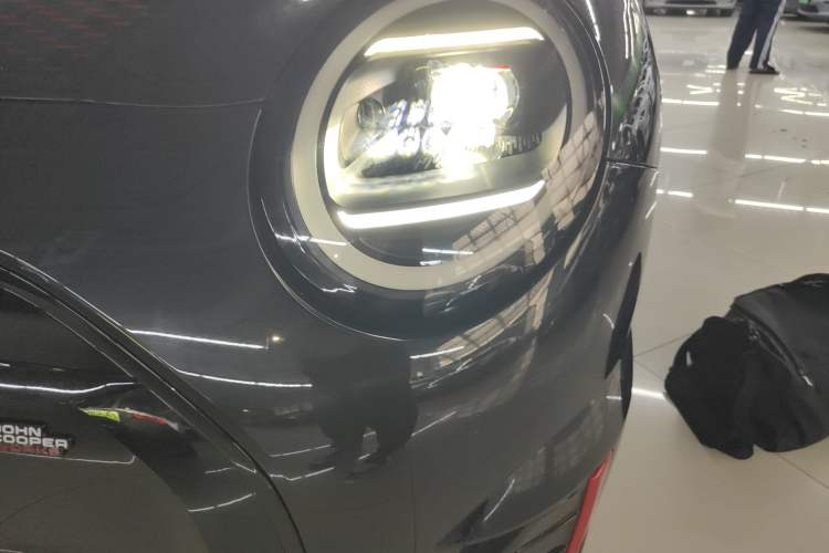 Used MINI Electric COOPER 2025 452km COOPER SE Spring by the Sea Limited Edition Left Front Headlight