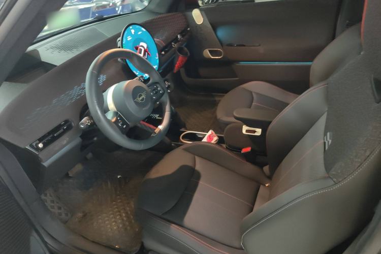 Used MINI Electric COOPER 2025 452km COOPER SE Spring by the Sea Limited Edition Left Front Seat