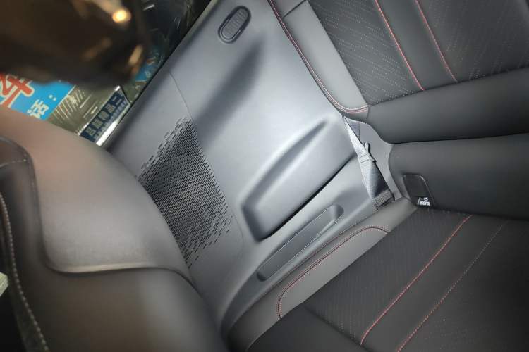 Used MINI Electric COOPER 2025 452km COOPER SE Spring by the Sea Limited Edition Left Rear Door Interior