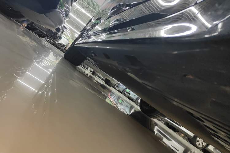 Used MINI Electric COOPER 2025 452km COOPER SE Spring by the Sea Limited Edition Right Side Sill