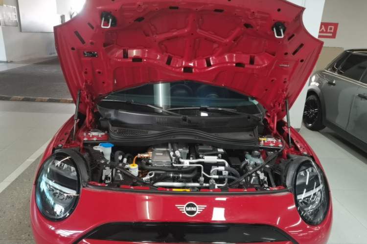 Used MINI Electric COOPER 2025 456km COOPER E Classic Style Engine Bay