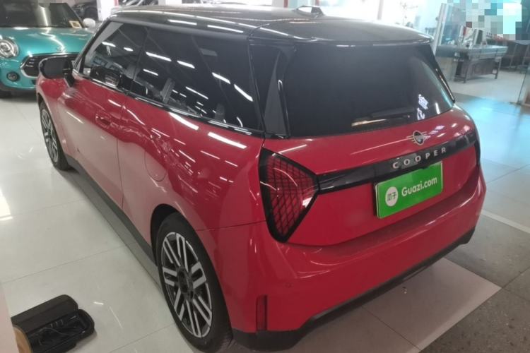Used MINI Electric COOPER 2025 456km COOPER E Classic Style Rear Left 45 Deg