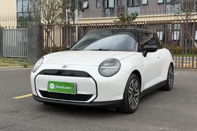 MINI Electric COOPER 2025 Model Facelift 466km COOPER E Classic Style
