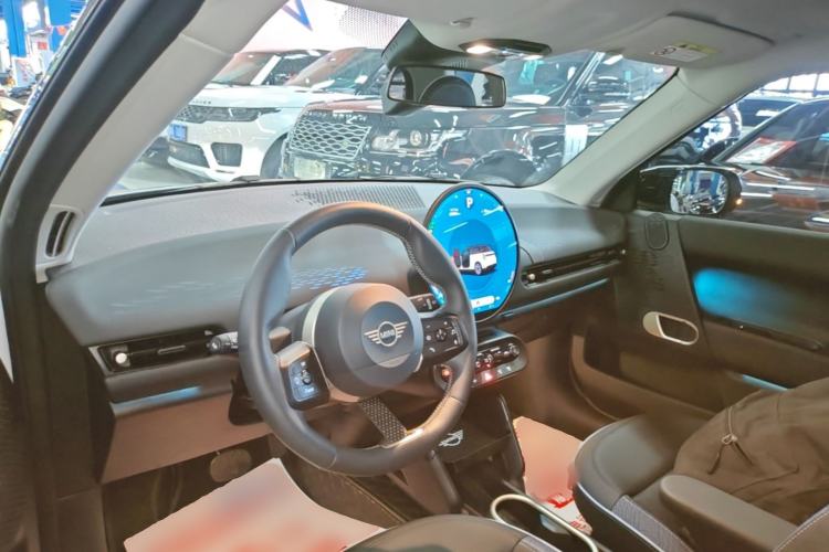 Used MINI Electric COOPER 2025 Model Facelift 466km COOPER E Classic Style Center Console