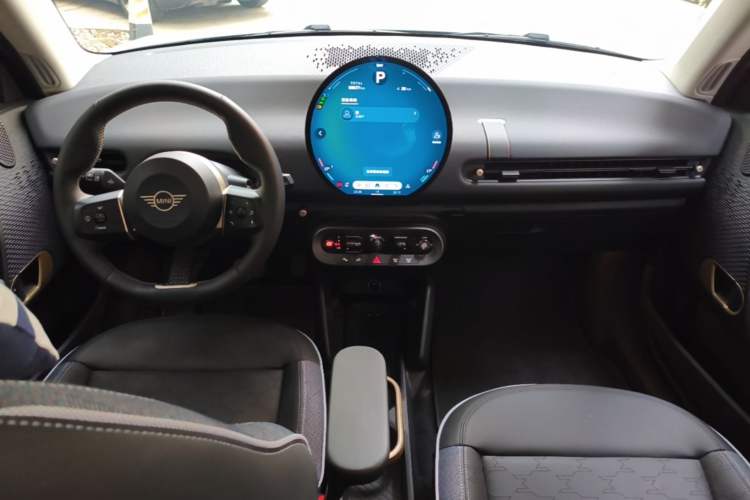 Used MINI Electric COOPER 2025 456km COOPER E Classic Style Center Console