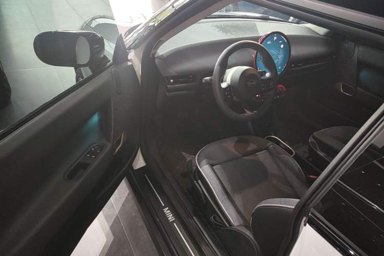 Used MINI Electric COOPER 2025 456km COOPER E Classic Style Driver Seat