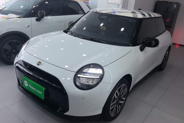 MINI Electric COOPER 2025 456km COOPER E Classic Style