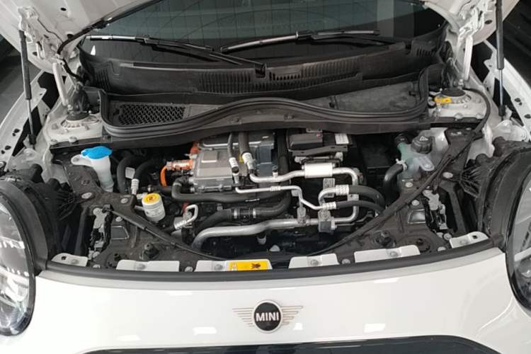 Used MINI Electric COOPER 2025 456km COOPER E Classic Style Engine Bay