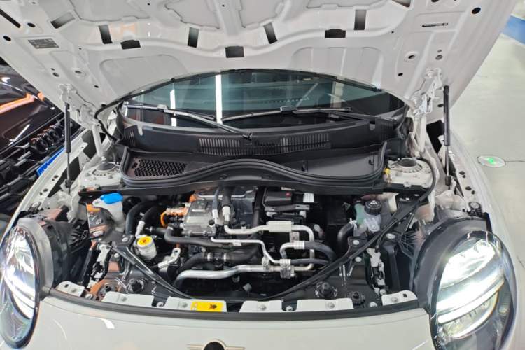 Used MINI Electric COOPER 2025 Model Facelift 466km COOPER E Classic Style Engine Bay