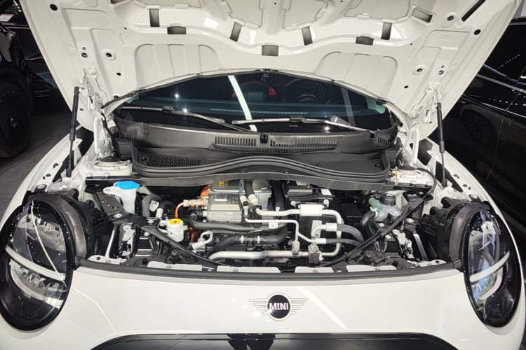 Used MINI Electric COOPER 2025 456km COOPER E Classic Style Engine Bay