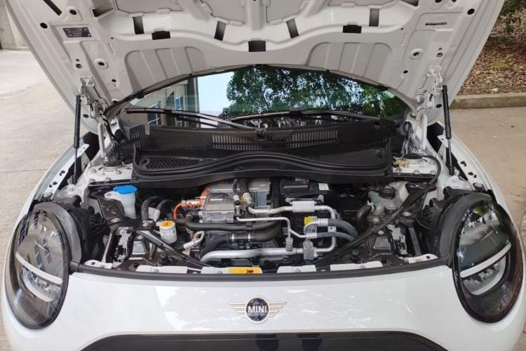 Used MINI Electric COOPER 2025 456km COOPER E Classic Style Engine Bay