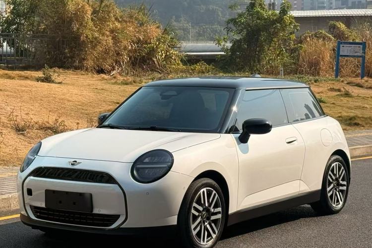 Used MINI Electric COOPER 2025 456km COOPER E Classic Style Exterior 2