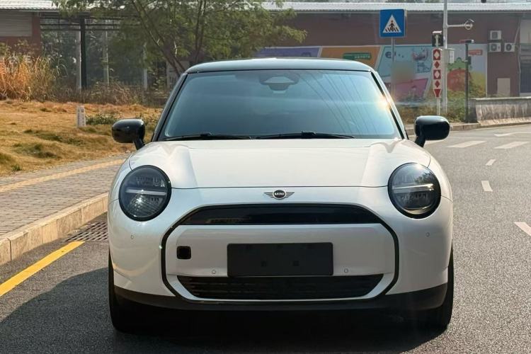 Used MINI Electric COOPER 2025 456km COOPER E Classic Style Exterior 3