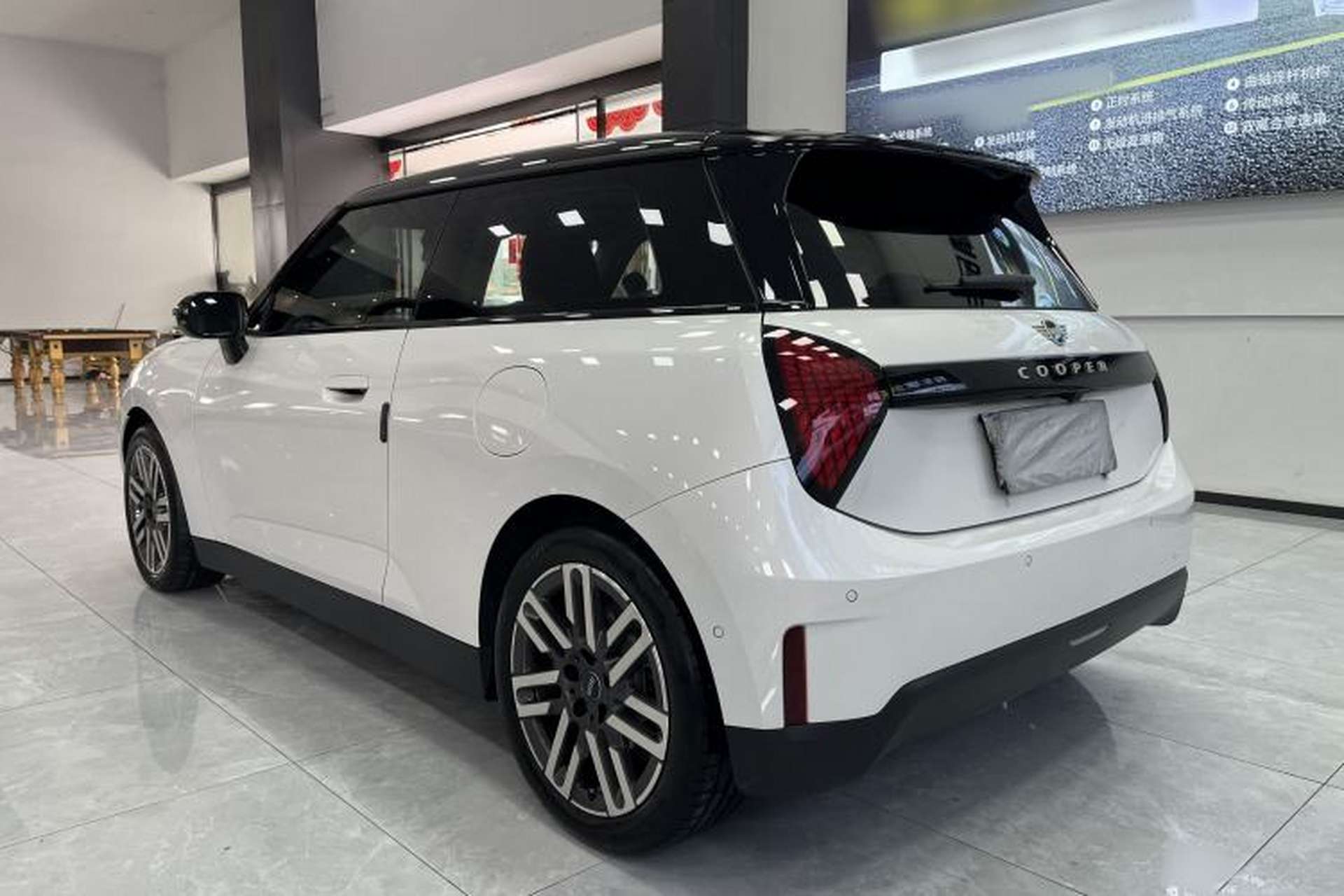 Used MINI Electric COOPER 2025 456km COOPER E Classic Style Exterior 5