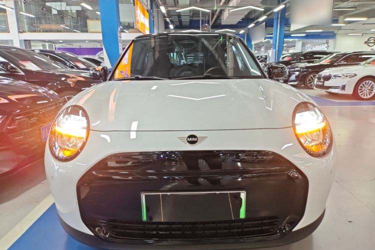 Used MINI Electric COOPER 2025 Model Facelift 466km COOPER E Classic Style Front