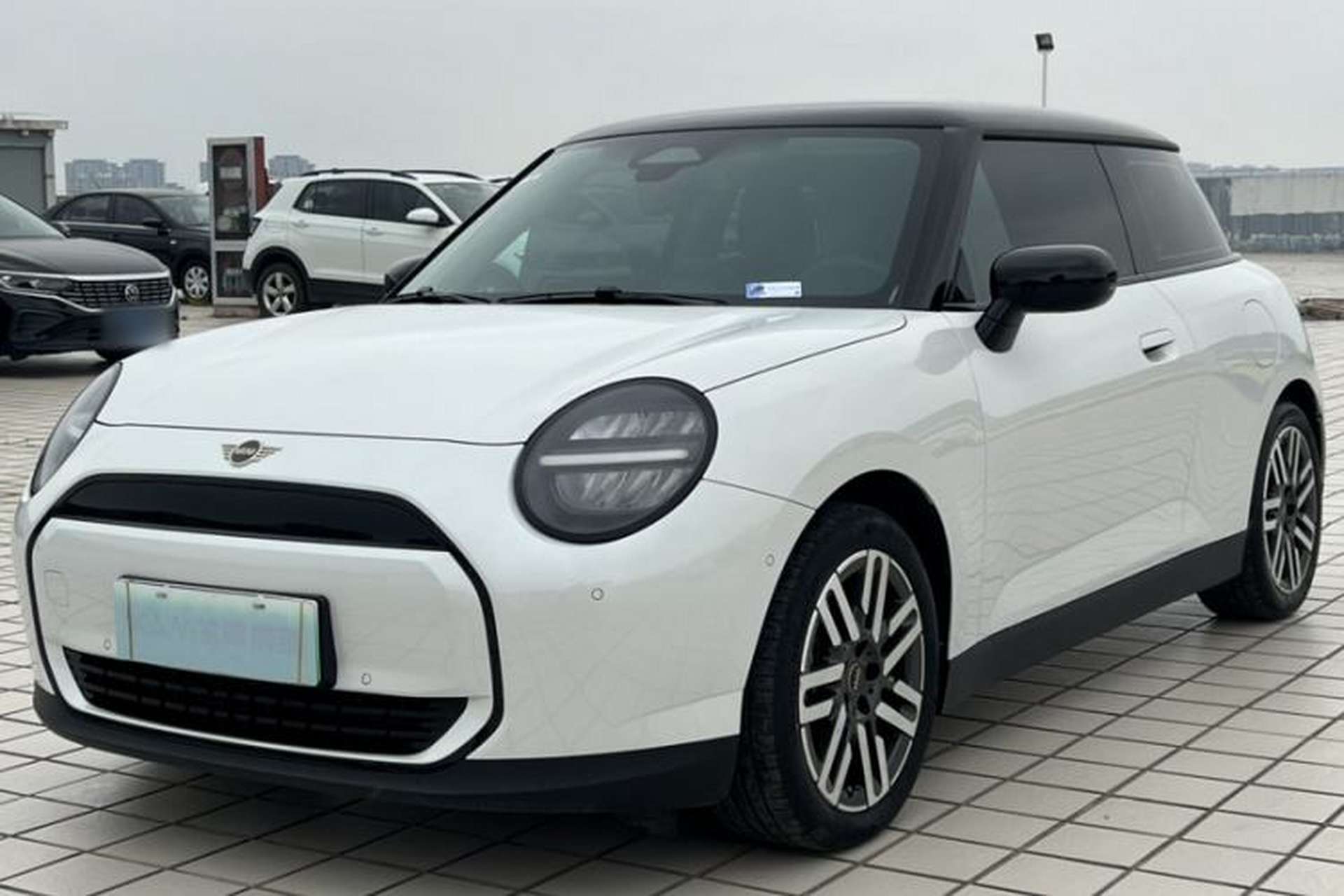 Used MINI Electric COOPER 2025 456km COOPER E Classic Style Front Left 45 Deg