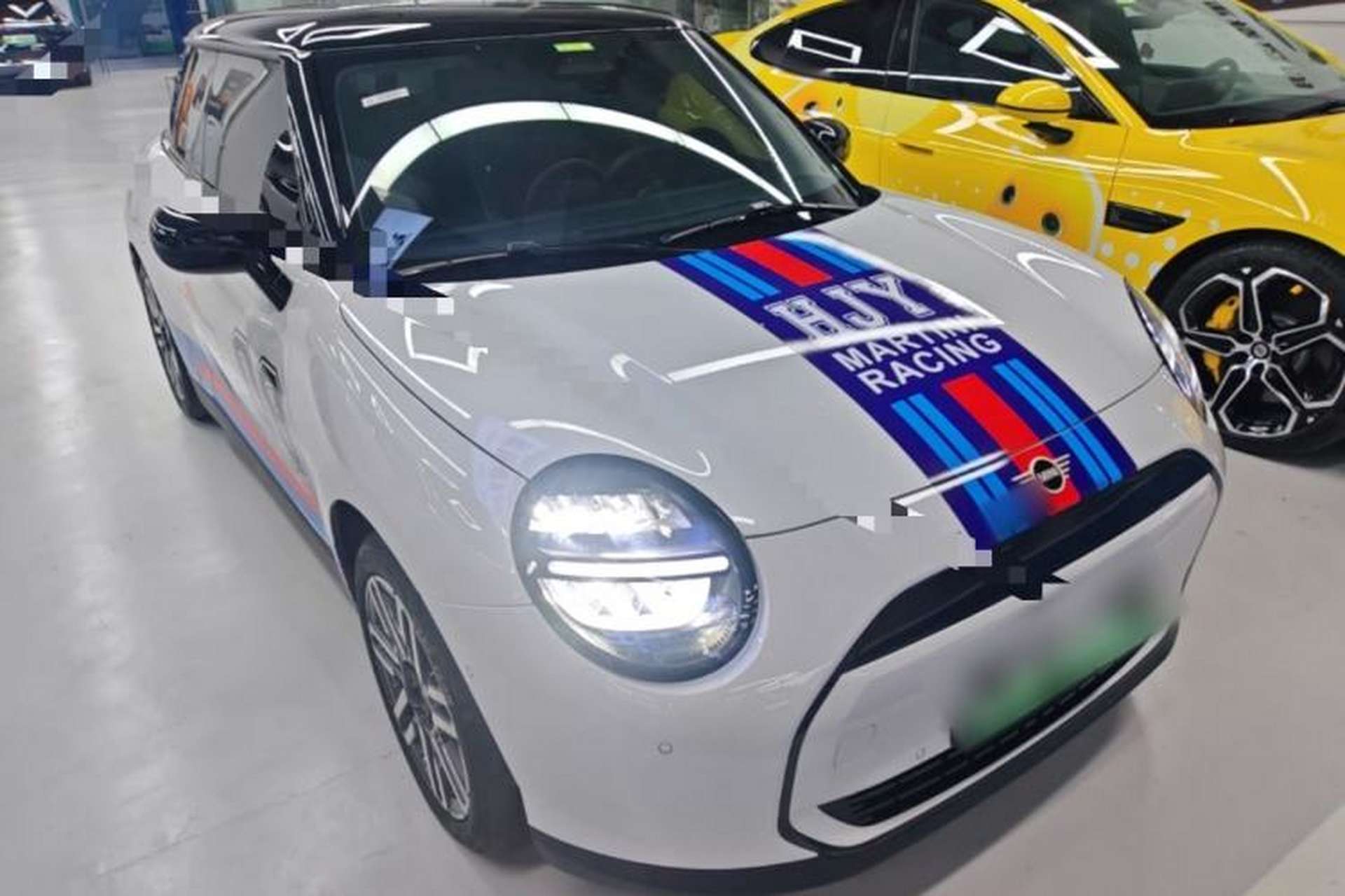 Used MINI Electric COOPER 2025 456km COOPER E Classic Style Front Right 45 Deg