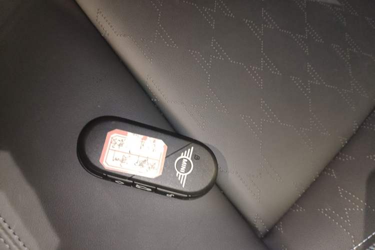 Used MINI Electric COOPER 2025 456km COOPER E Classic Style Interior 1