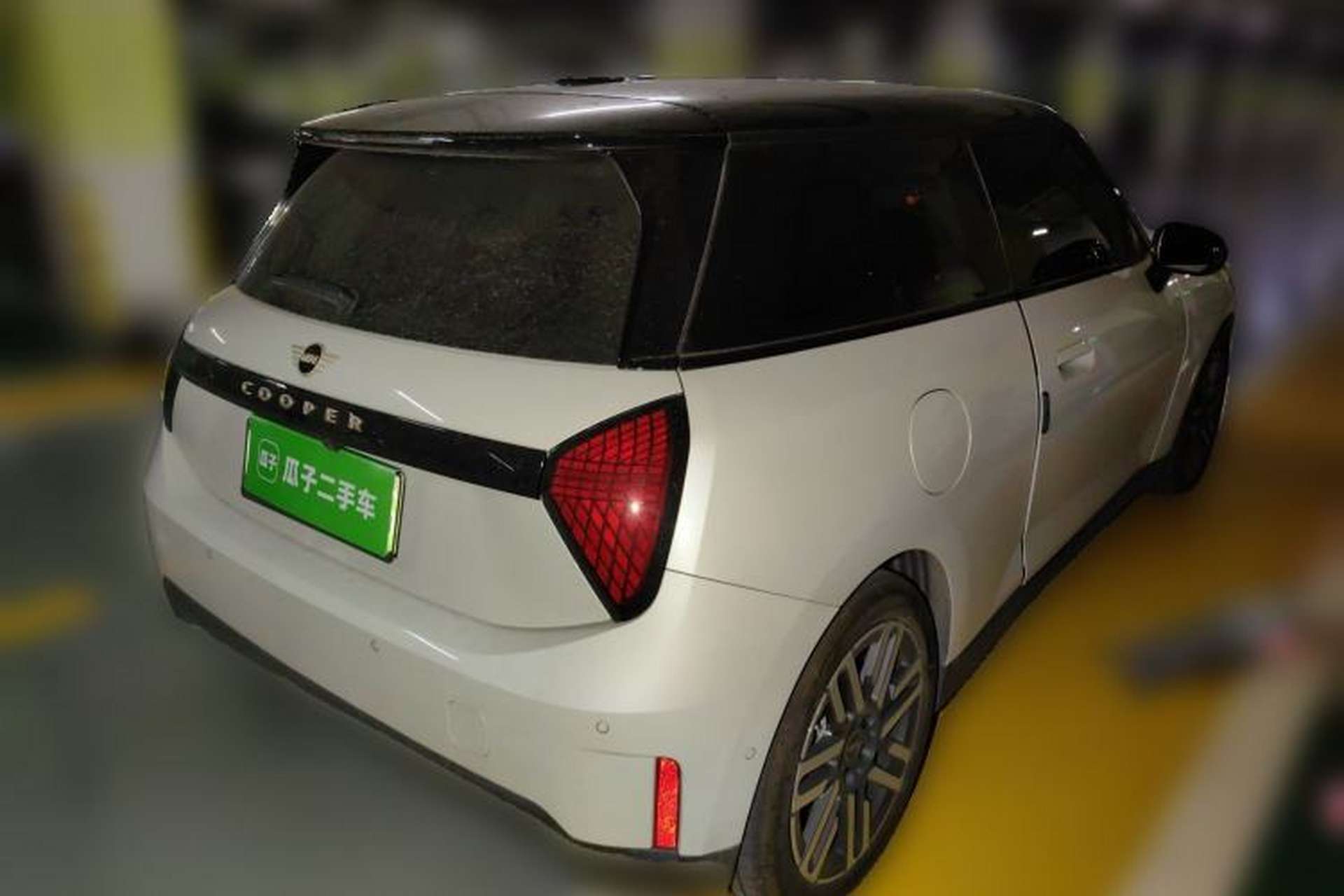 Used MINI Electric COOPER 2025 456km COOPER E Classic Style Rear Right 45 Deg