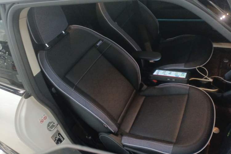 Used MINI Electric COOPER 2025 456km COOPER E Classic Style Right Front Seat