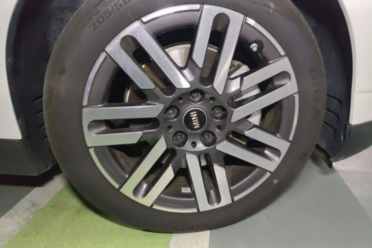 Used MINI Electric COOPER 2025 456km COOPER E Classic Style Right Front Wheel Hub