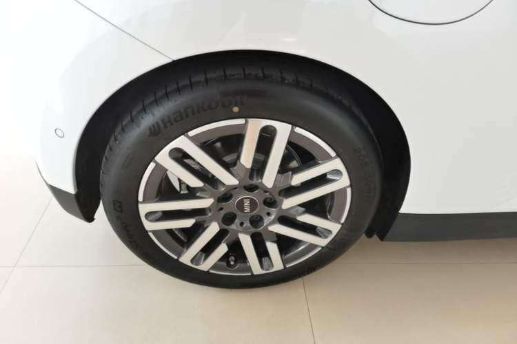 Used MINI Electric COOPER 2025 456km COOPER E Classic Style Right Rear Wheel Hub