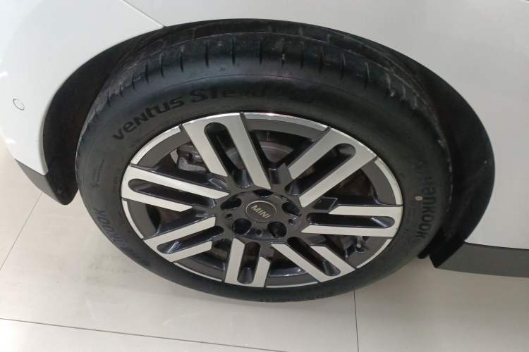 Used MINI Electric COOPER 2025 456km COOPER E Classic Style Right Rear Wheel Hub