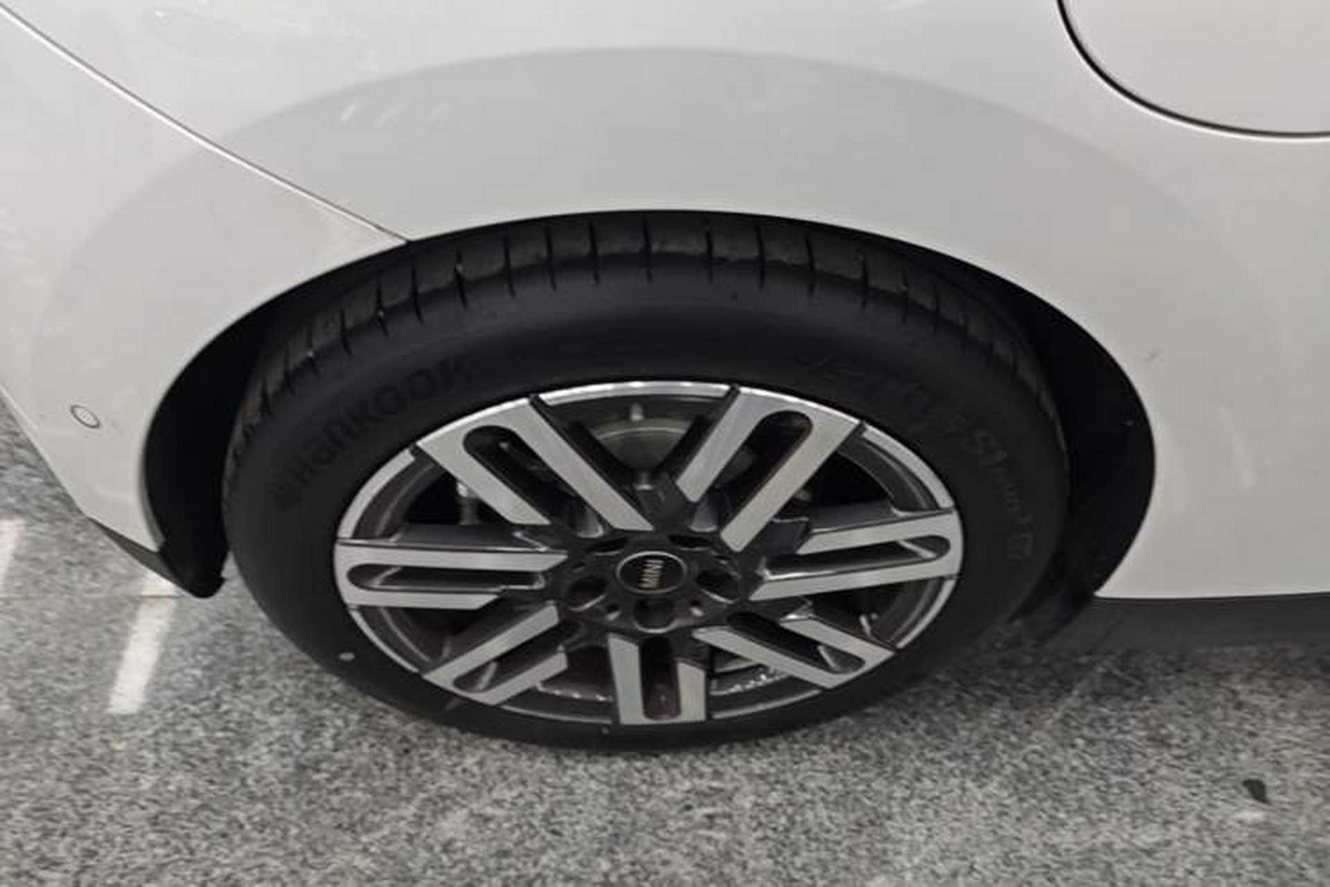 Used MINI Electric COOPER 2025 456km COOPER E Classic Style Right Rear Wheel Hub