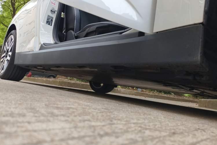 Used MINI Electric COOPER 2025 456km COOPER E Classic Style Right Side Sill