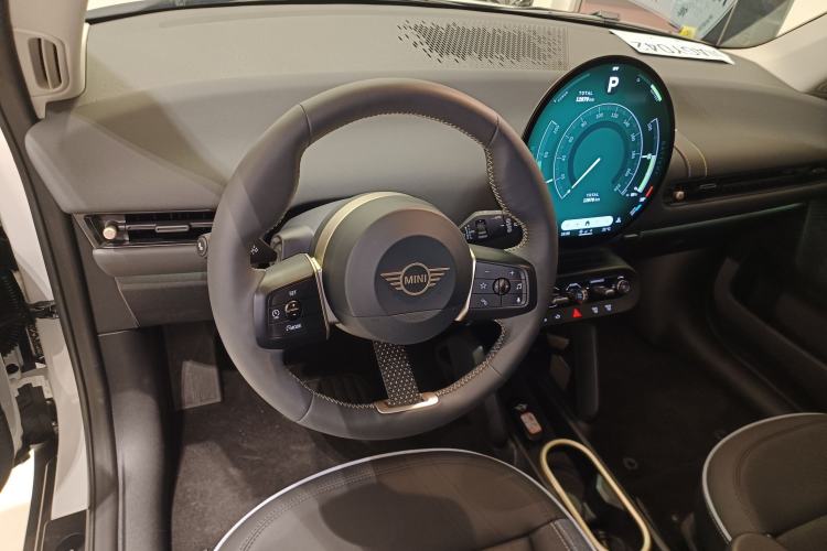 Used MINI Electric COOPER 2025 456km COOPER E Classic Style Steering Wheel
