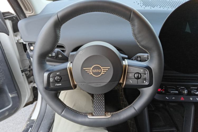 Used MINI Electric COOPER 2025 456km COOPER E Classic Style Steering Wheel