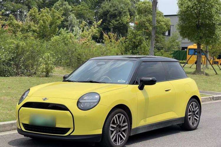 Used MINI Electric COOPER 2025 456km COOPER E Classic Style Exterior 1