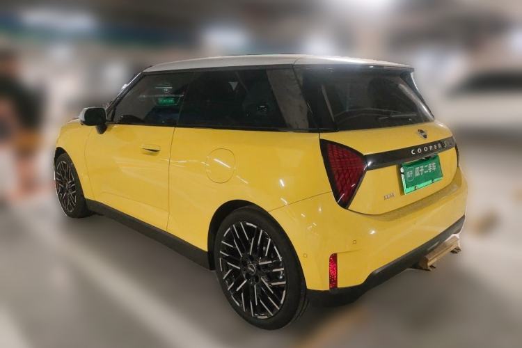 Used MINI Electric COOPER 2025 Model 463km COOPER SE Artist Exterior 3