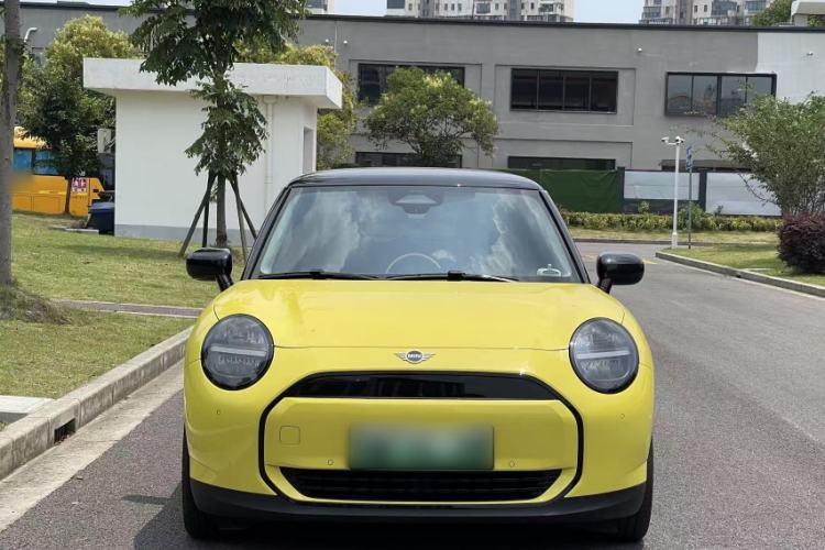 Used MINI Electric COOPER 2025 456km COOPER E Classic Style Exterior 4