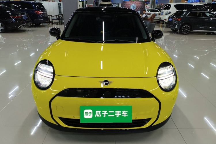 Used MINI Electric COOPER 2025 456km COOPER E Classic Style Front