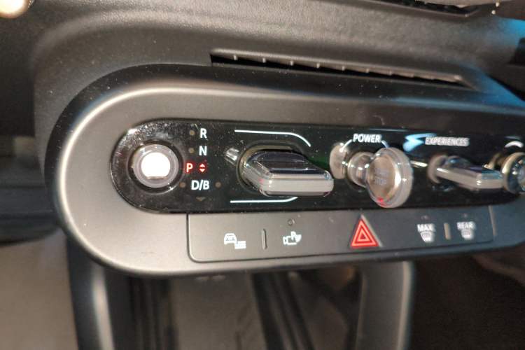 Used MINI Electric COOPER 2025 456km COOPER E Classic Style Gear Lever