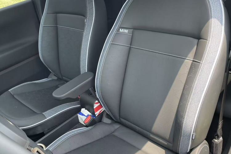 Used MINI Electric COOPER 2025 456km COOPER E Classic Style Interior 1