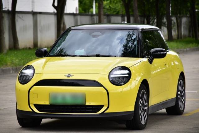 Used MINI Electric COOPER 2025 Model Facelift 466km COOPER E Classic Style