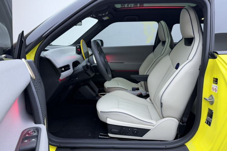 Used MINI Electric COOPER 2025 Model 463km COOPER SE Artist Left Front Seat
